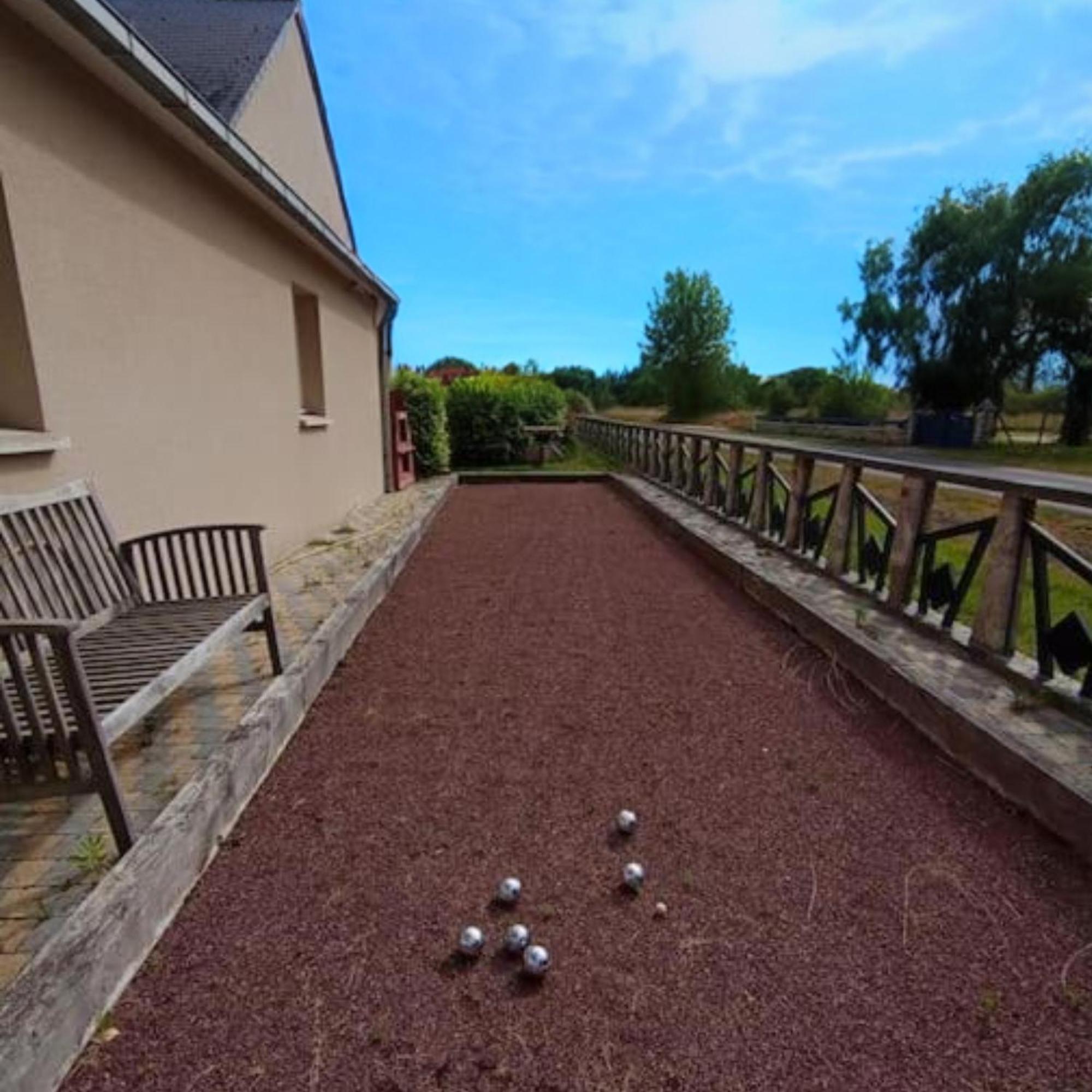 Dans Une Maison Familiale Avec Jardin A 800M De La Plage Bréville-sur-Mer Exterior foto